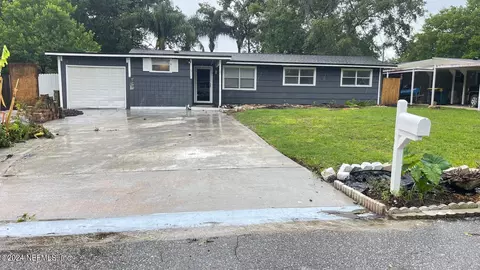 6750 Snow White Dr, Jacksonville, FL 32210