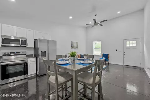 1409 High St, Palatka, FL 32177
