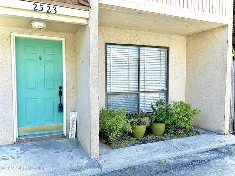 2523 Waters Edge Dr, Neptune Beach, FL 32266