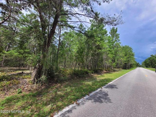 000 Pineapple St, Pomona Park, FL 32181