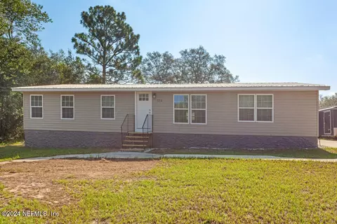 514 Oak Crest Dr, Interlachen, FL 32148