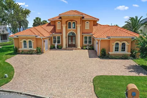 4368 Boat Club Dr, Jacksonville, FL 32277