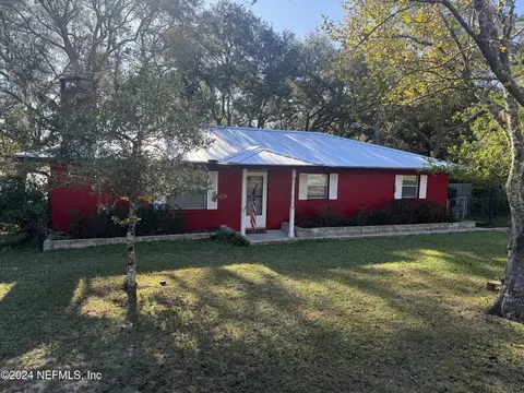 282 Swan Lake Dr, Melrose, FL 32666