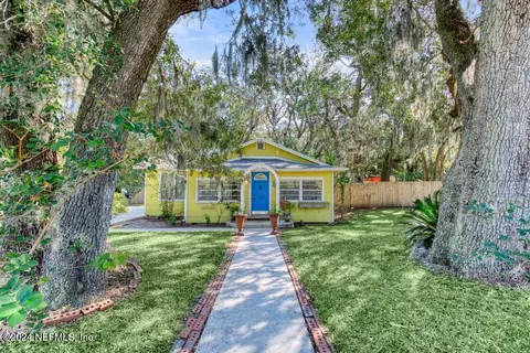 728 N 14th St, Fernandina Beach, FL 32034