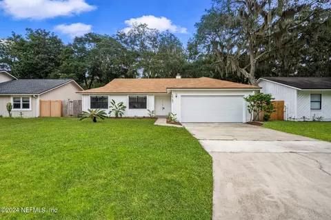 2167 Featherwood Dr E, Atlantic Beach, FL 32233