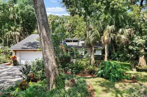 2020 Vela Norte Cir, Atlantic Beach, FL 32233