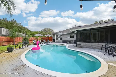 1210 Shallowford Dr E, Jacksonville, FL 32225