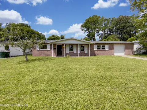 7910 Praver Dr W, Jacksonville, FL 32217