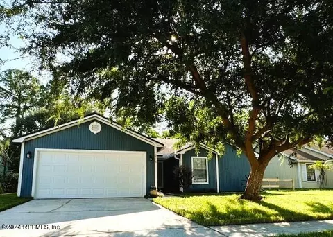 914 Aries Rd W, Jacksonville, FL 32216
