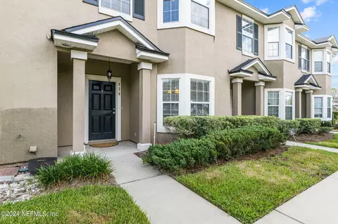 520 Sherwood Oaks Dr, Orange Park, FL 32073