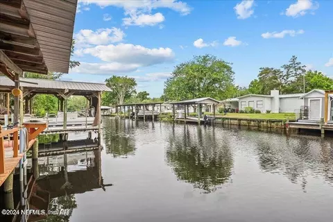 147 Walt Ln, Satsuma, FL 32189