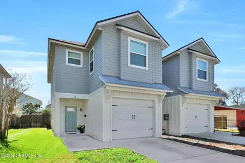 114 Jackson Rd, Atlantic Beach, FL 32233