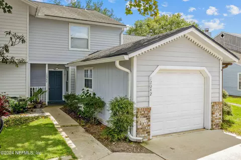 12042 Cobblewood Ln N, Jacksonville, FL 32225