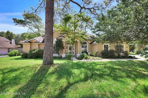 12035 Brandon Lake Dr, Jacksonville, FL 32258