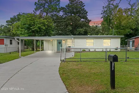 6826 Arques Rd, Jacksonville, FL 32205