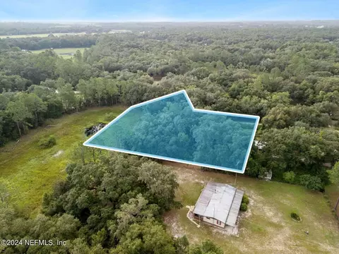 156 Oak Cir, Interlachen, FL 32148 photo 1