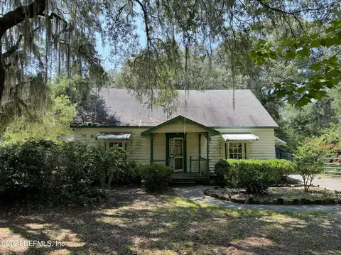 405 N Oak Ave, Florahome, FL 32140