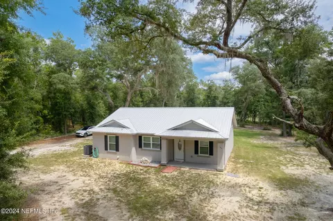 166 Lake Elin Ln, Interlachen, FL 32148