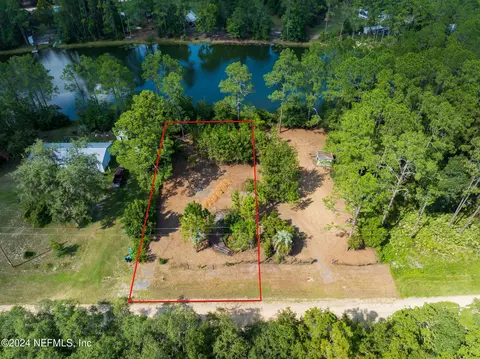108 Howard Dr, Interlachen, FL 32148