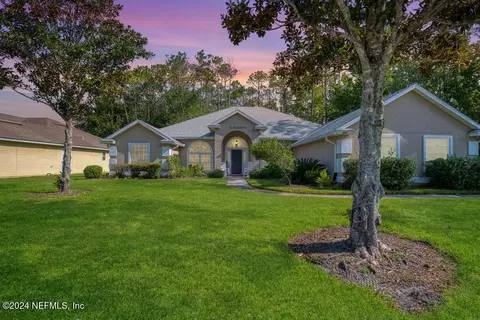 202 Greenfield Dr, Saint Johns, FL 32259