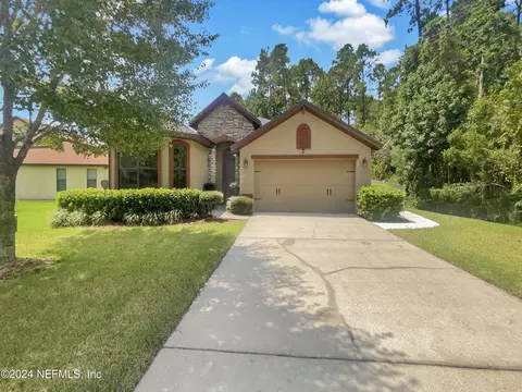 590 Apple Creek Dr, Jacksonville, FL 32218