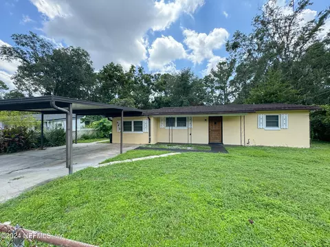 7034 Red Robin Dr, Jacksonville, FL 32210