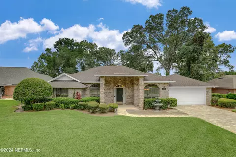 2233 Staggerbush Dr, Jacksonville, FL 32223