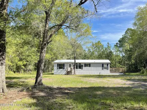 833 NE 218th St, Lawtey, FL 32058