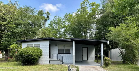 3871 Robert C Weaver Dr, Jacksonville, FL 32208