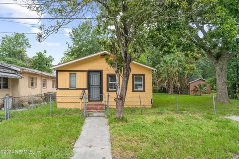 2116 Mcmillan St, Jacksonville, FL 32209