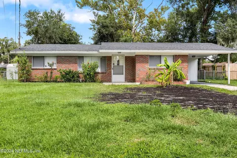 7386 Dostie Dr E, Jacksonville, FL 32209
