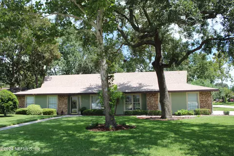 110 Trudee Dee Ln, Jacksonville Beach, FL 32250