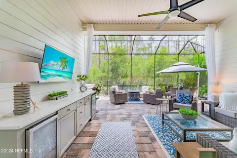 565 Aspen Leaf Dr, Jacksonville, FL 32256