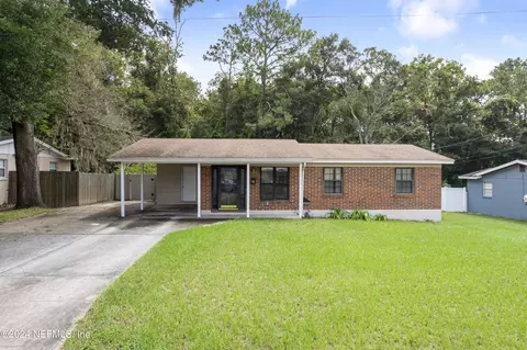 11337 Renne Dr E, Jacksonville, FL 32218