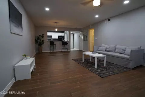 355 Monument Rd #1 K2, Jacksonville, FL 32225