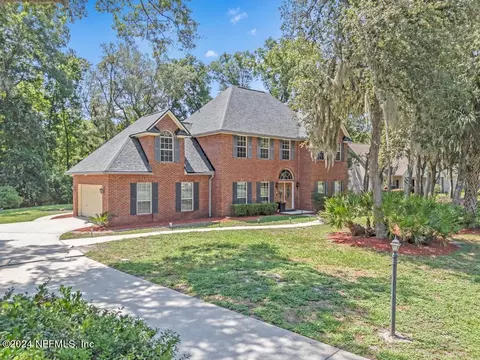 2233 Hawkcrest Dr E, Saint Johns, FL 32259