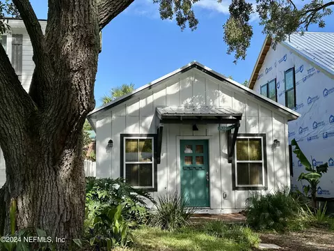928 S 7th St, Fernandina Beach, FL 32034
