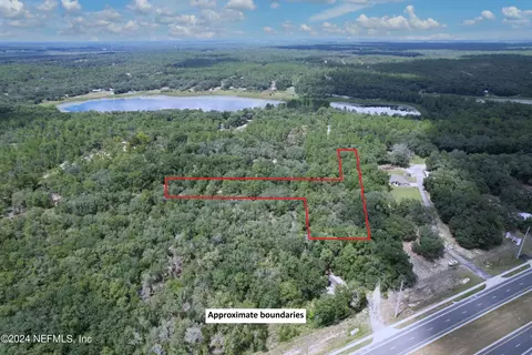 119 W Lake Dr, Hawthorne, FL 32640