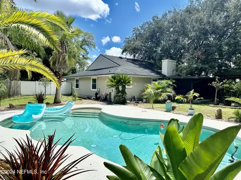 3045 Blue Heron Dr N, Jacksonville, FL 32223