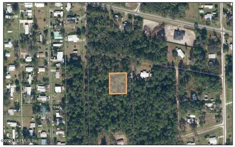 111 Mallard Dr, Crescent City, FL 32112