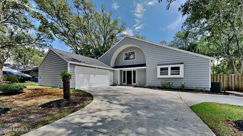 4543 Whispering Inlet Dr, Jacksonville, FL 32277