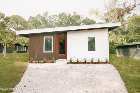 582 Woodlawn Rd, Saint Augustine, FL 32084
