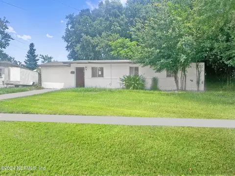 10845 Indies Dr N, Jacksonville, FL 32246