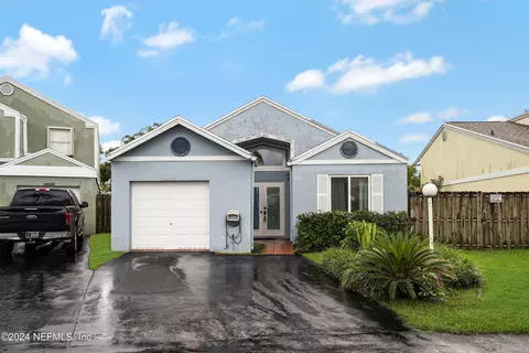 22225 SW 100th Ave, Cutler Bay, FL 33190
