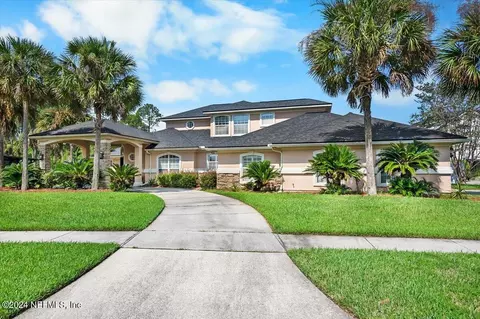 4361 Boat Club Dr, Jacksonville, FL 32277