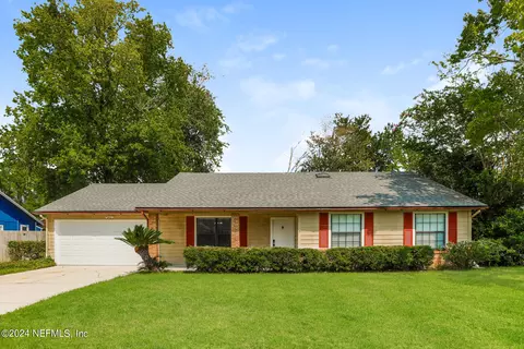 589 Robert Livingston St, Orange Park, FL 32073