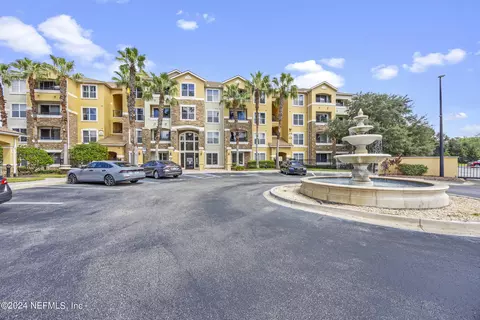 8539 Gate Pkwy W #9433, Jacksonville, FL 32216