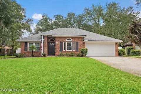 1359 Running Brook Ct, Jacksonville, FL 32225