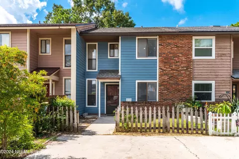 4318 Windtree Dr S, Jacksonville, FL 32257
