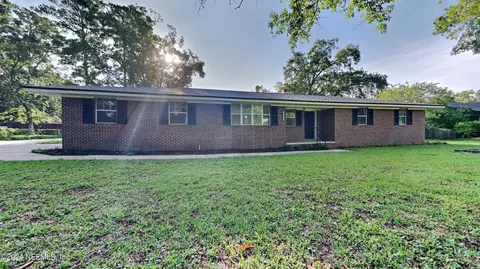 11127 Bridges Rd, Jacksonville, FL 32218